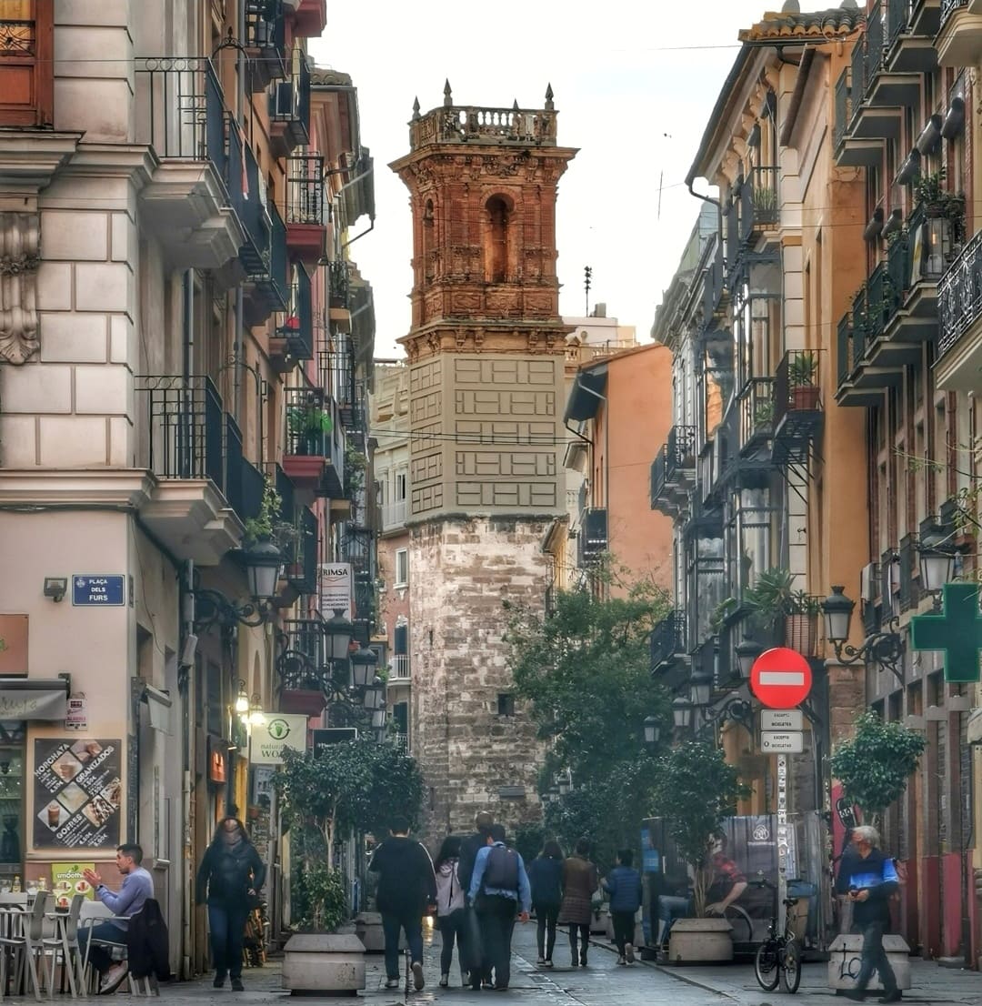Calles bonitas del casco antiguo de Valencia
